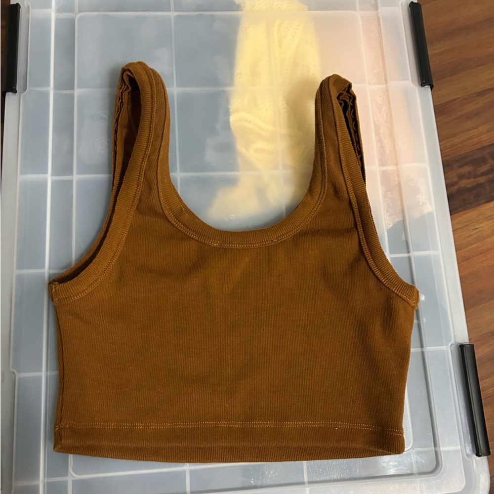 Signature 8 crop tank top